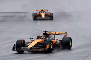 McLaren lidera o campeonato de construtores. 