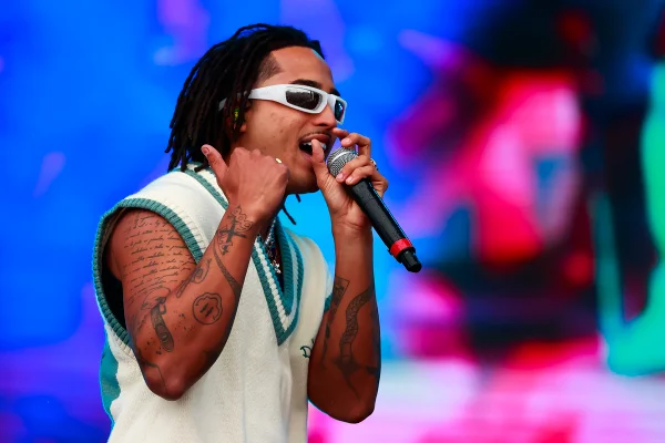 Caixa de areia e toalhas: os pedidos exóticos dos famosos no Rock in Rio - destaque galeria Caixa de areia e toalhas: os pedidos exóticos dos famosos no Rock in Rio - destaque galeria