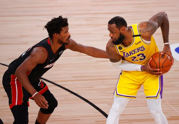 Legados em jogo: Lakers podem vencer título da NBA nesta sexta contra Heat