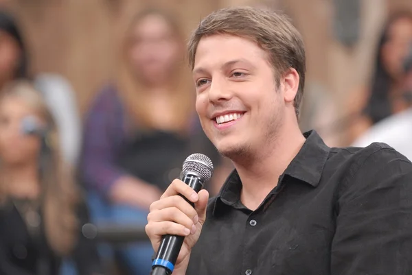 Fábio Porchat se pronuncia após pedir demissão da TV Record