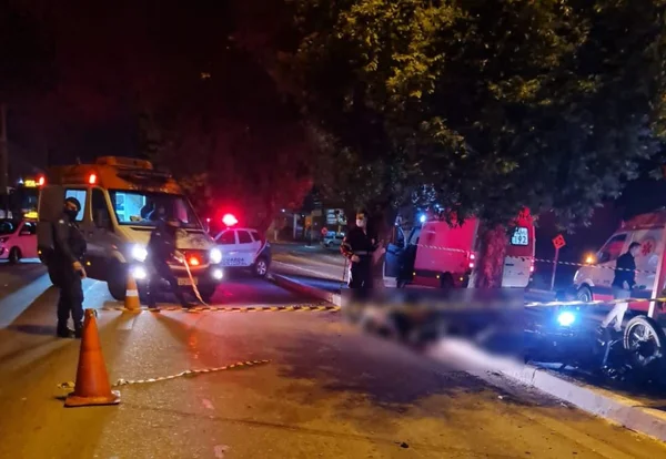 Moto com três pessoas bate em árvore em Mato Grosso: duas morreram