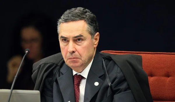 Futuro presidente do TSE, Barroso vê “risco real” de adiamento das eleições