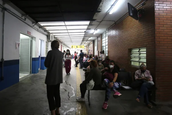 Prefeitura de SP tenta negociar, mas médicos mantêm greve para quarta