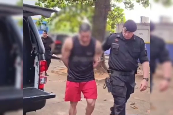 Goiano ganha R$ 300 por mala de drogas e é preso