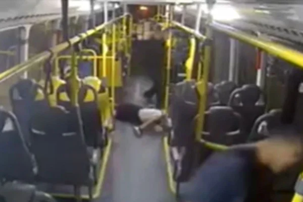 Homem morto em ônibus coletivo
