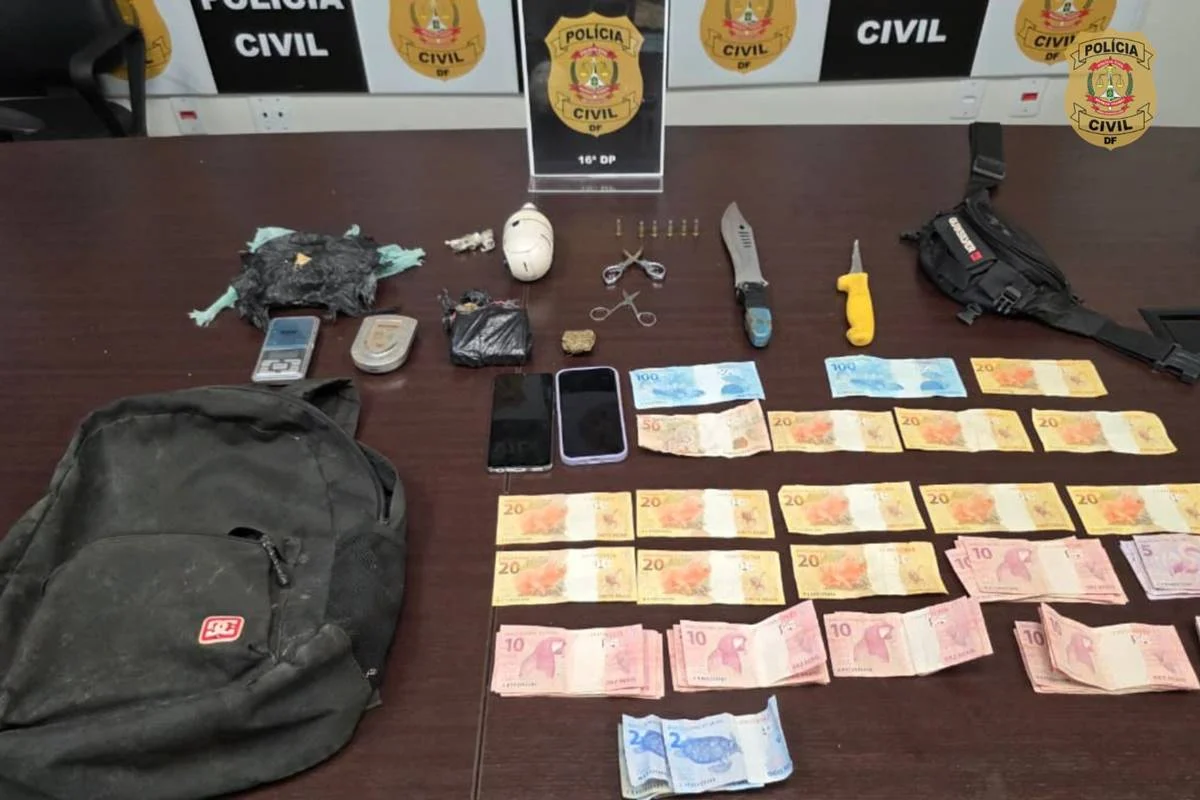 Durante a operação foram apreendidas armas, munições, drogas e valores Durante a operação foram apreendidas armas, munições, drogas e valores