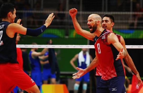 De virada, EUA vencem a Rússia e levam o bronze no vôlei masculino