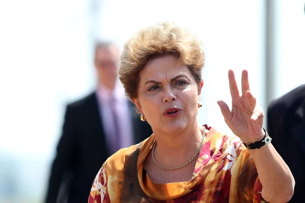 Empate técnico: bancada do DF se divide sobre impeachment de Dilma