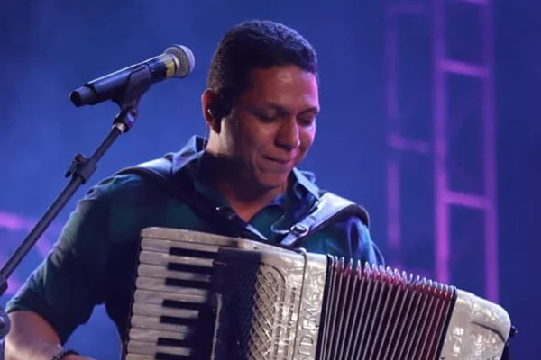 Targino Gondim faz apresentações em festas julinas de Brasília