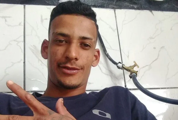 Paulo Vinicius Santos do Vale, ambulante morto em ônibus em SP e cujo pai conversou com o Metrópoles