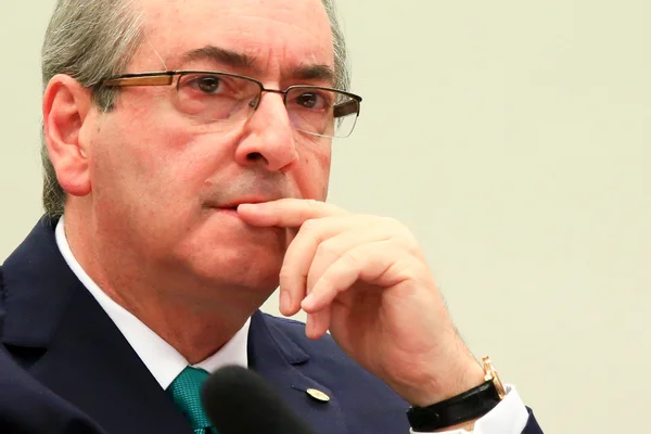 Cunha aguarda teor do pedido de prisão para se pronunciar