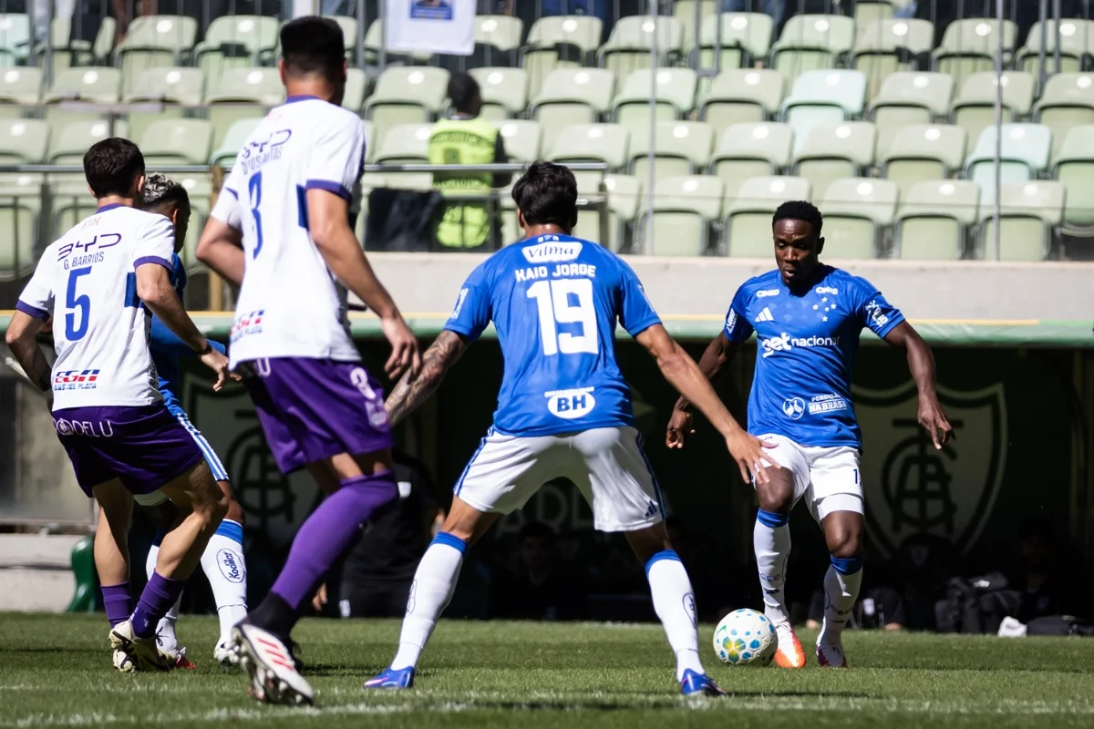 Cruzeiro vence o Defensor, do Uruguai, por 2 x 0 em amistoso - imagem 3