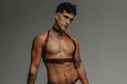 Lucas Drake, que adotava o nome artístico LuLu LoveBottom, também era conhecido pelo pseudônimo Hunter Hardin nas redes sociais