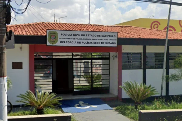 Imagem colorida de delegacia seccional de Suzano. Metrópoles