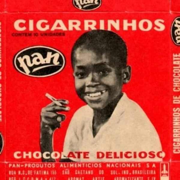imagem colorida embalagem dos ciigarrinhos vendidos pela fábrica de chocolates Pan - Metrópoles