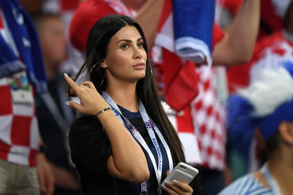 Fifa orienta TVs a respeitar mulheres na Copa e celebra inclusão LGBT