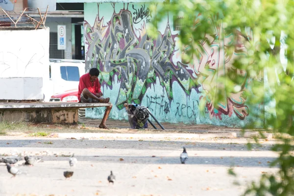 Praça do DI, em Taguatinga, está abandonada
