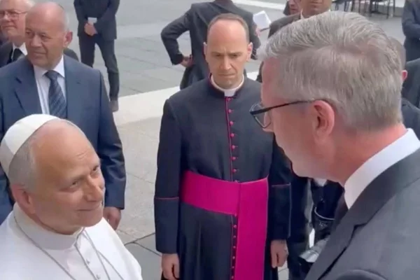 imagem colorida papa restituição