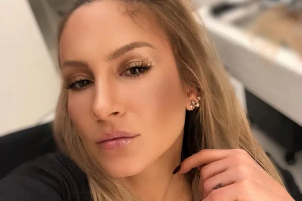 Piloto de avião de Claudia Leitte é preso no Rio de Janeiro