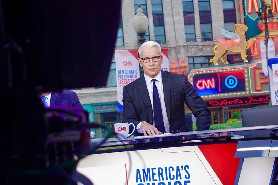 Anderson Cooper é jornalista da CNN Anderson Cooper é jornalista da CNN