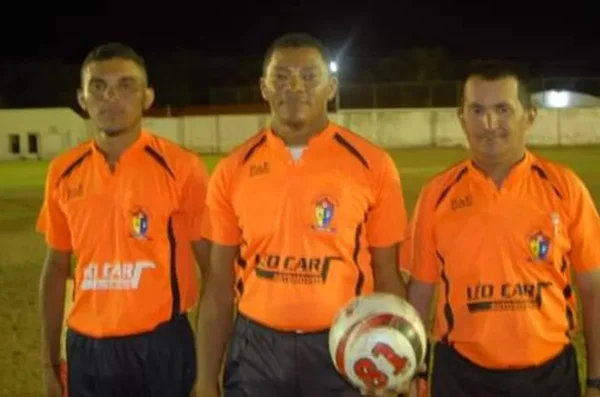 Árbitro de futebol é atingido por raio e morre durante jogo no Piauí