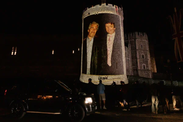 Epstein escreveu que Trump sabia de abusos sexuais, mas não participava