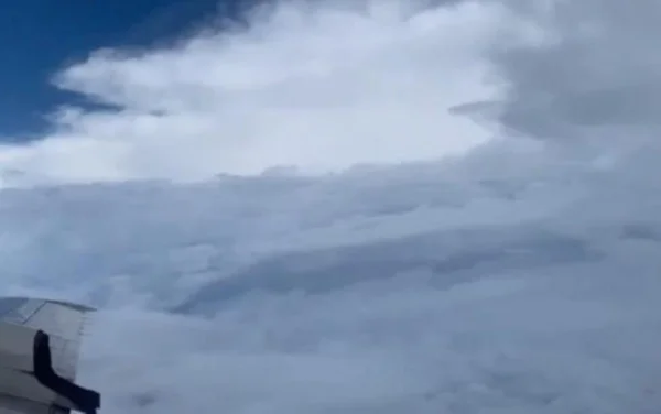 Vídeo: engenheiro aeroespacial faz filmagem sobrevoando furacão Dorian