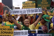 Manifestantes de direita se reúnem na avenida Paulista, no dia da independência do Brasil, para pedir liberdade para o ex-presidente Jair Bolsonaro