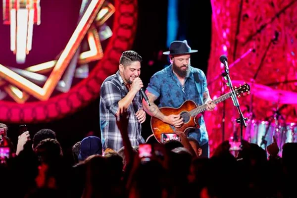 Clima pesa entre Jorge e Mateus durante show da dupla