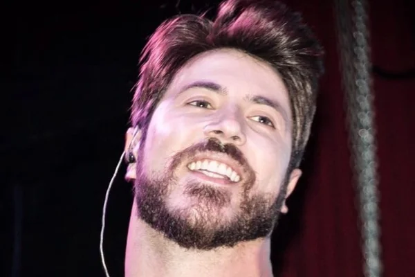 Cantor trocado por Sorocaba detona Miss: “Me usou de escada”