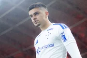 Gabriel Pec esteve em campo na vitória por 2 x 1 do Cruzeiro sobre o Internacional. Gabriel Pec esteve em campo na vitória por 2 x 1 do Cruzeiro sobre o Internacional.