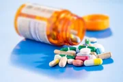 O uso regular dos ARV é fundamental para aumentar o tempo e a qualidade de vida das pessoas que vivem com HIV e reduzir o número de internações e infecções por doenças oportunistas
O uso regular dos ARV é fundamental para aumentar o tempo e a qualidade de vida das pessoas que vivem com HIV e reduzir o número de internações e infecções por doenças oportunistas