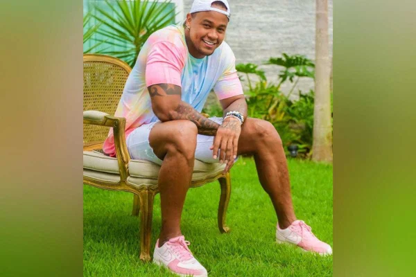 Léo Santana sobre coleção de tênis: “Não faço ideia de quantos pares tenho”