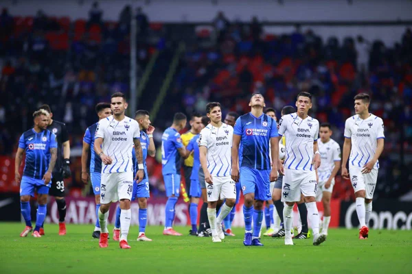 Jogo no México é suspenso por conta de cantos homofóbicos