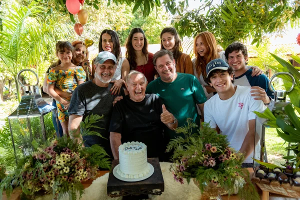 Aldo Rosso celebra 87 anos em comemoração intimista com familiares