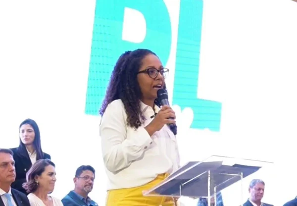 Sonaira Fernandes durante evento de filiação ao PL - Metrópoles