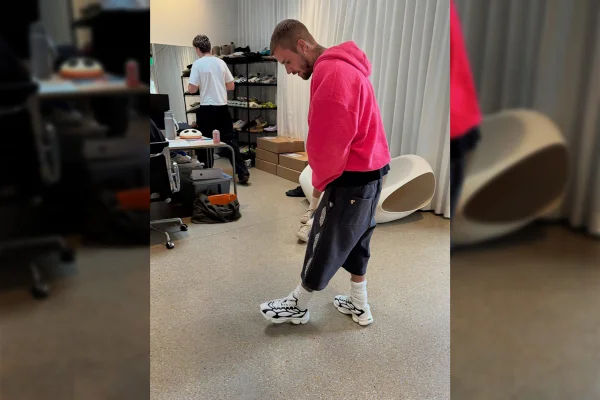 Justin Bieber lança tênis que passou quatro anos sendo desenvolvido