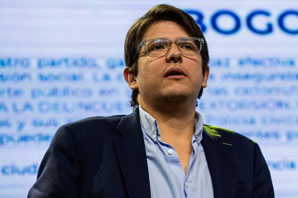 Imagem colorida de Miguel Uribe