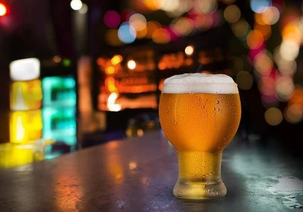 Cerveja sem álcool: especialistas dão cinco motivos para bebê-la