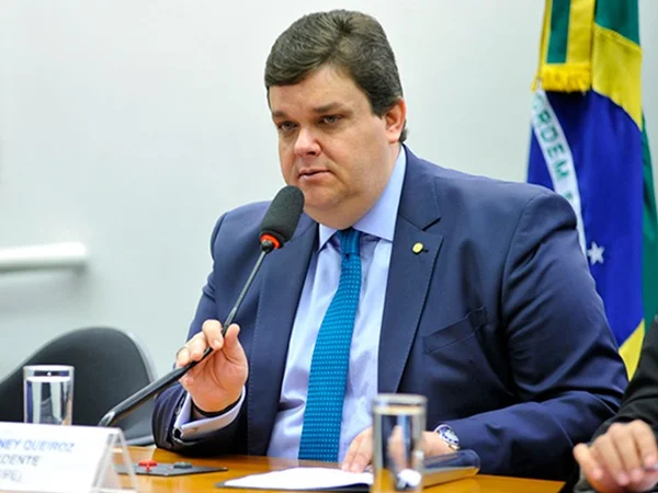 Deputado Wolney Queiroz