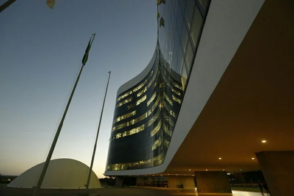 Procuradoria defende cassação para quem exceder gastos de campanha