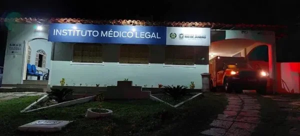 Imagem da entrada no IML de Cabo Frio (RJ) - Metrópoles
