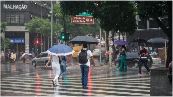 Primeira semana de novembro será de chuva e máxima de 15°C em BH