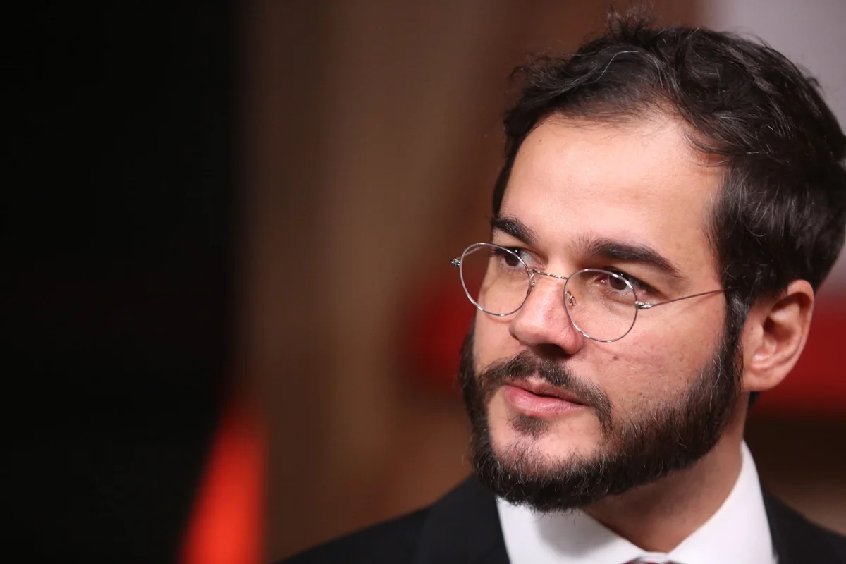 Justiça manda Facebook Brasil reativar WhatsApp de Túlio Gadêlha