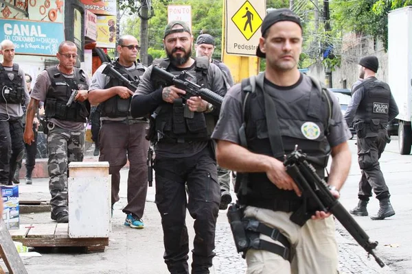 Número de mortos pela polícia aumenta no Rio
