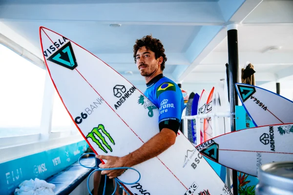 Yago Dora, surfista brasileiro