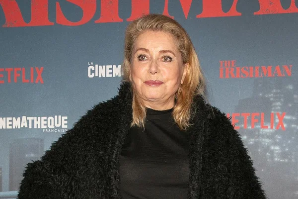 Catherine Deneuve é internada em Paris: atriz tem 76 anos