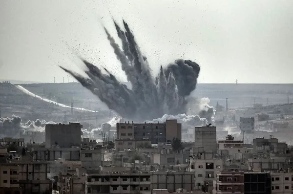 “À espera da morte” dizem sírios após bombardeios