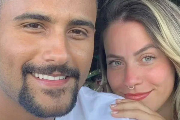 Foto colorida de Lucas Pizane e ex-namorada - Metrópoles