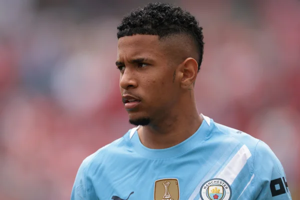 Foto colorida de Savinho, do Manchester City - Metrópoles